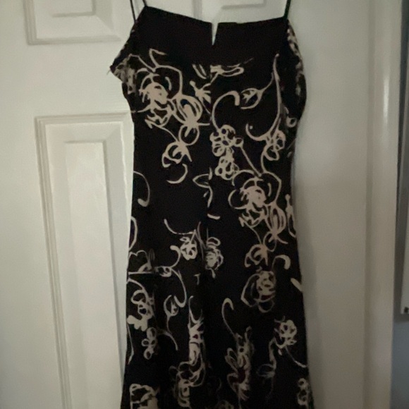 Black and white summer dress, size medium - Picture 3 of 4